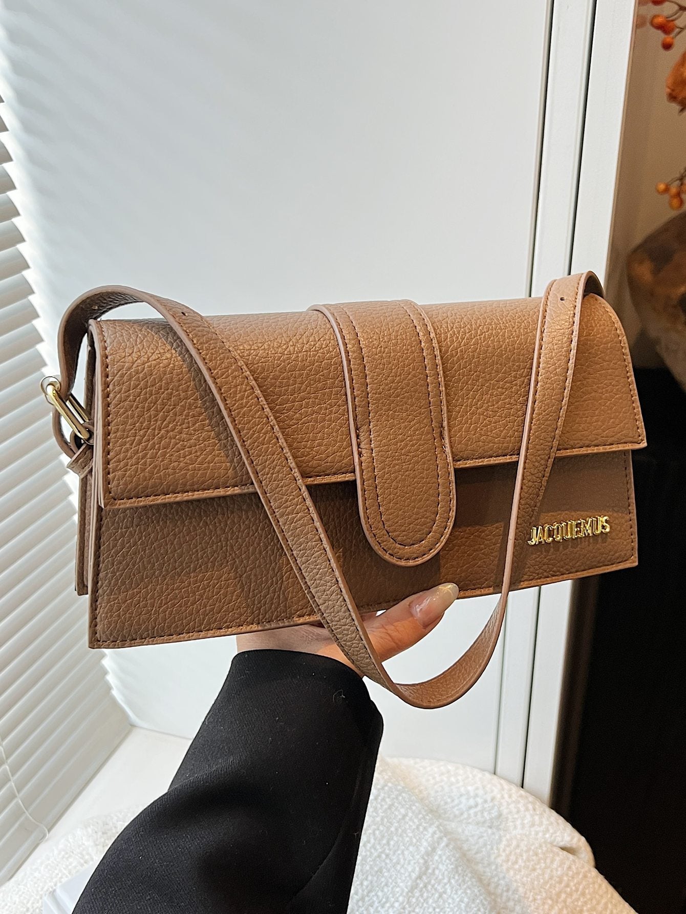 Cross-border 2025 New Women's Niche Design French Fashion All-match High-end Texture Portable Shoulder Crosbody Small Square Bag
