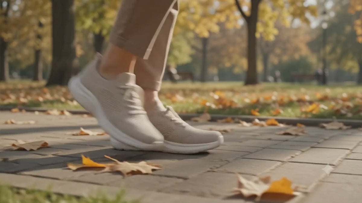 2025 New Autum Style Fly-Woven Mesh Breathable Middle-Aged and Elderly Women's Shoes Casual Shoes Trbottomyy Thick-Soled Sports Shoes